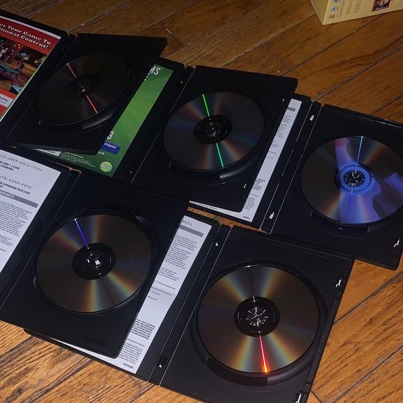 Sims 3 computer game bundle - Picture 4 of 8